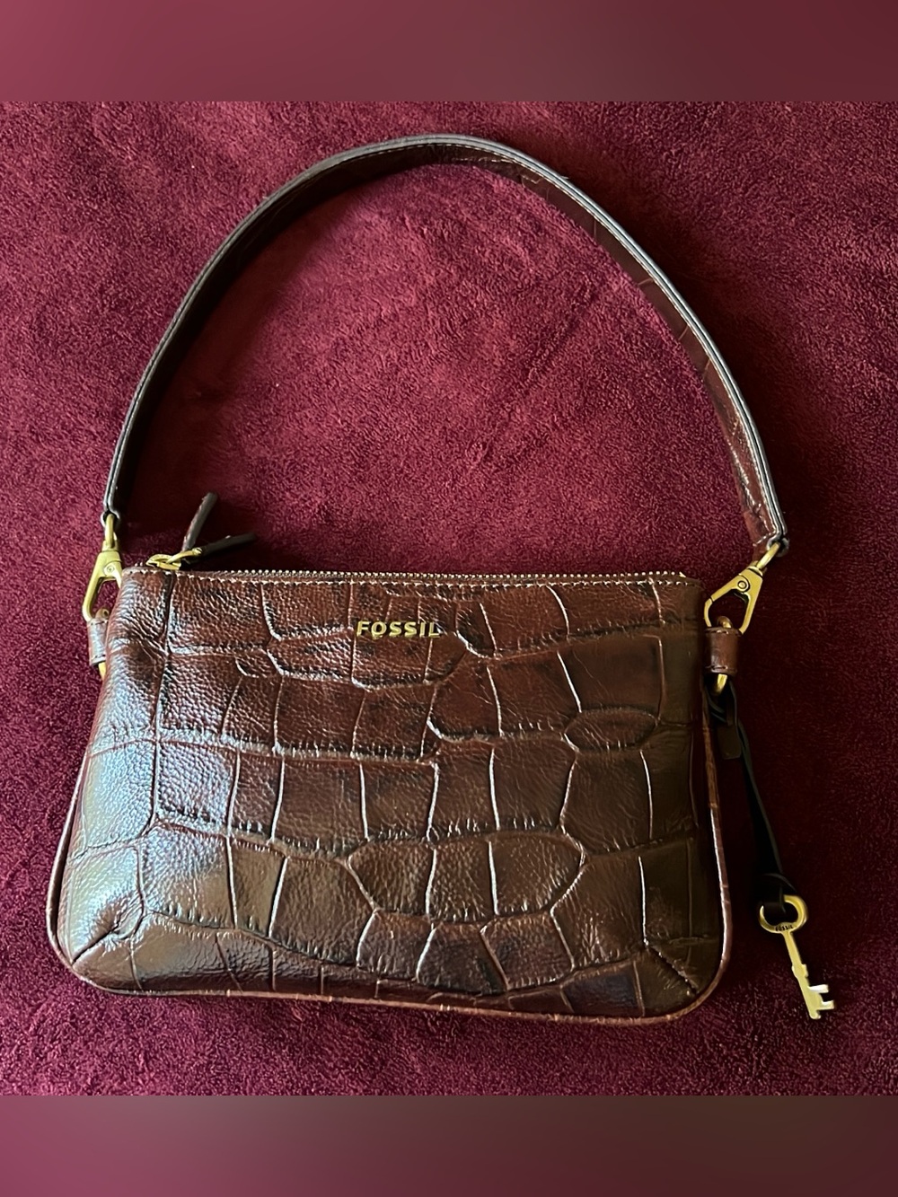 Vintage Y2K Fossil Rich Brown Croc-Embossed Leather Zipper Closure Baguette Bag